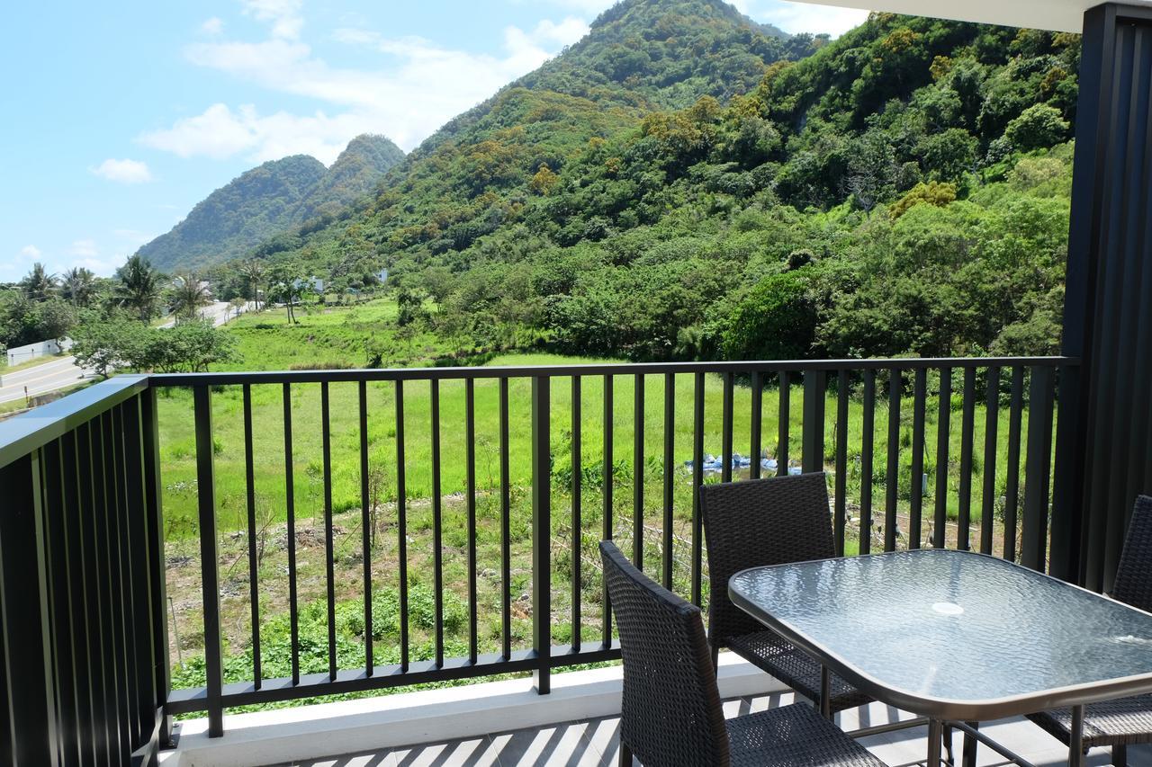 Moonlit Seaview Homestay Donghe Exterior photo