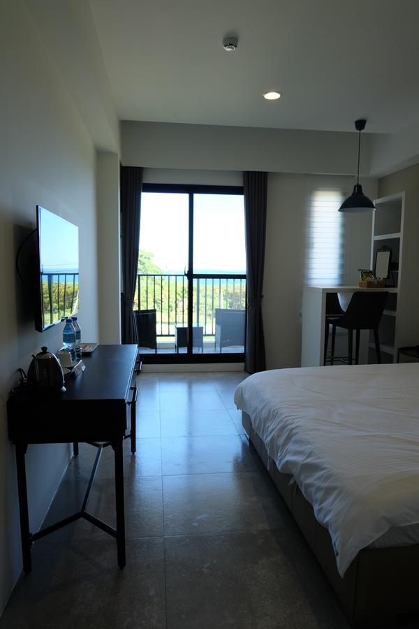Moonlit Seaview Homestay Donghe Exterior photo